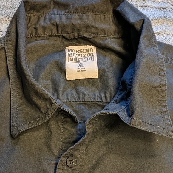 Mossimo short sleeve button down shirt - Picture 2 of 3